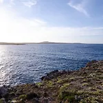 Ana Arenal D'en Castell فيلة *